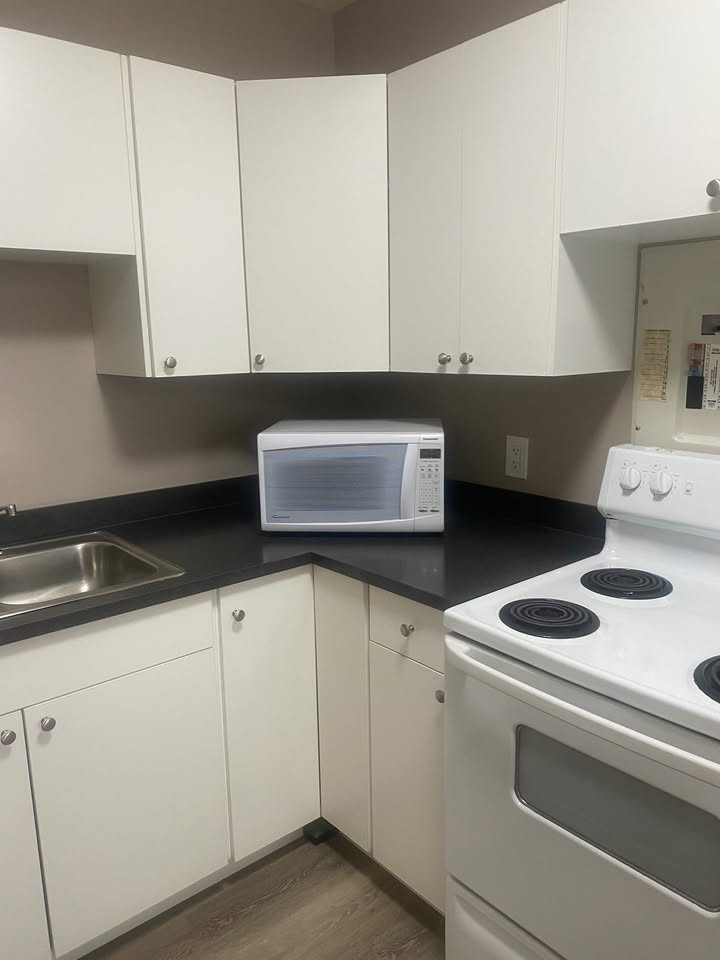 817 Grey Street - 10